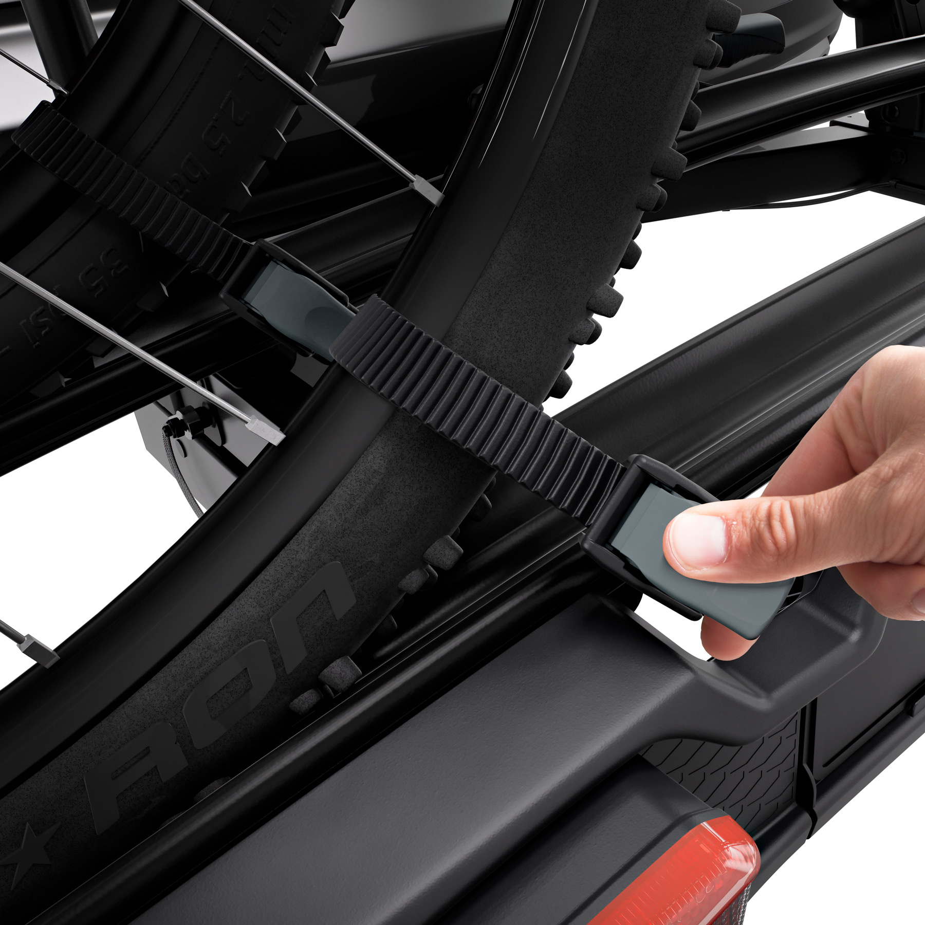 thule velospace xt 2 bike rack for two bikes black 4 1314964.jpg
